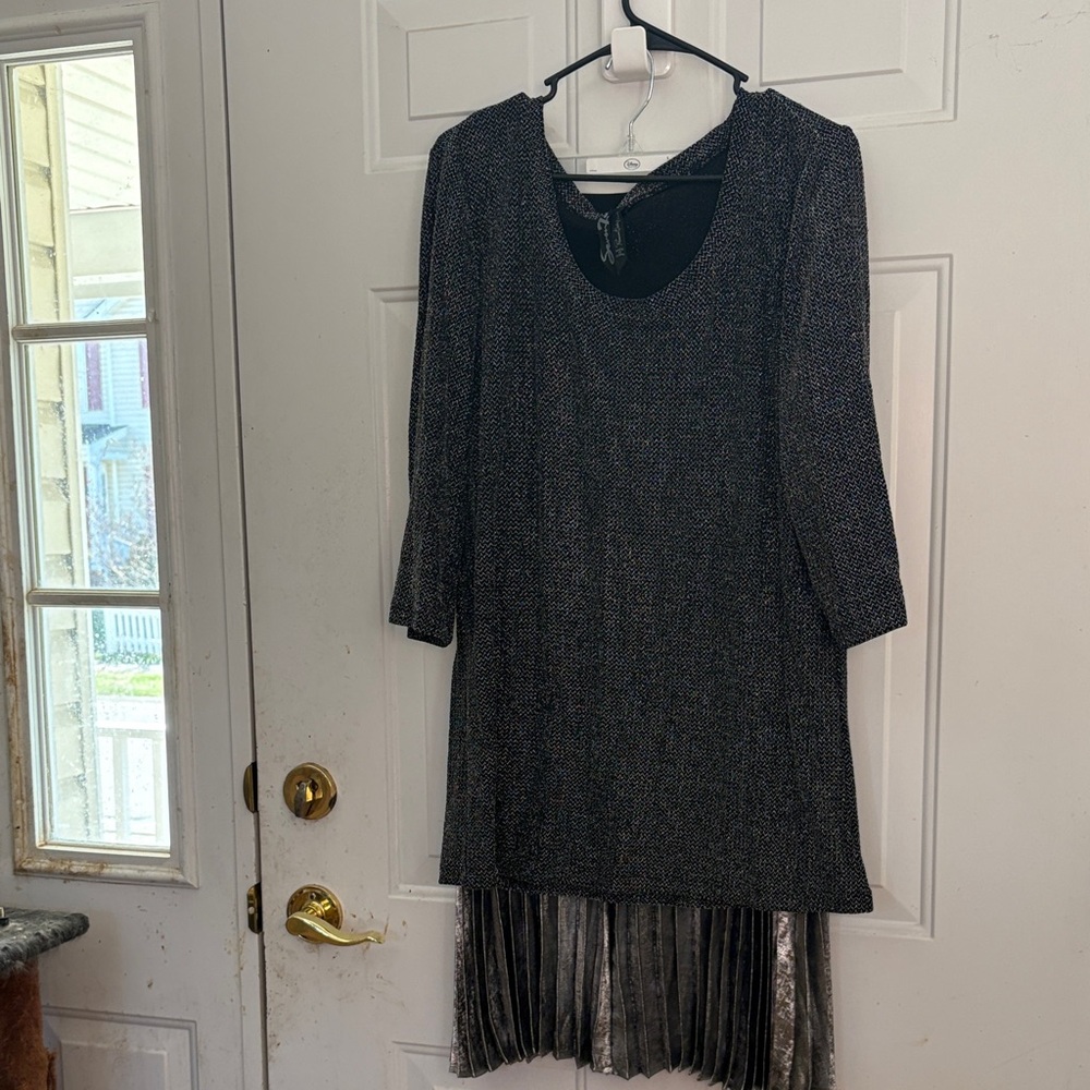 Chic Black and Silver top by Seven (Lane Bryant) 14/16 and a Long skirt 18/20